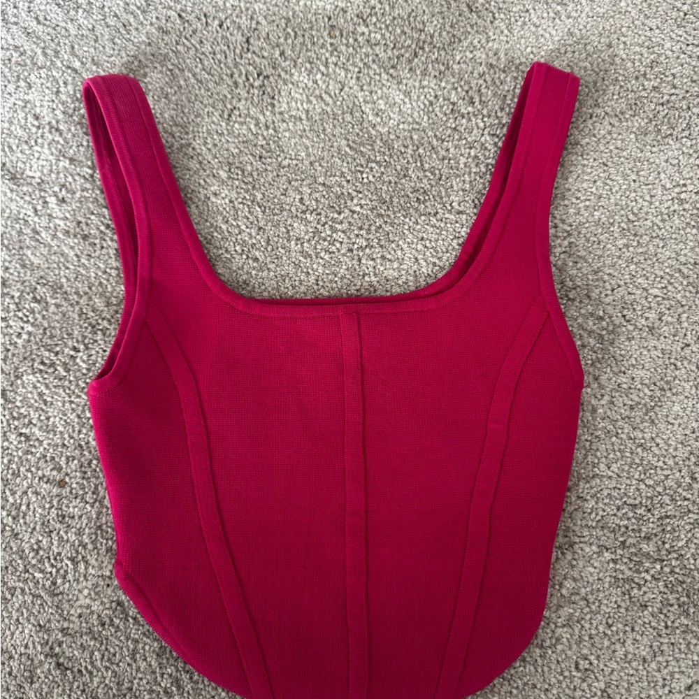 Babaton Aritiza croptop rose red XS